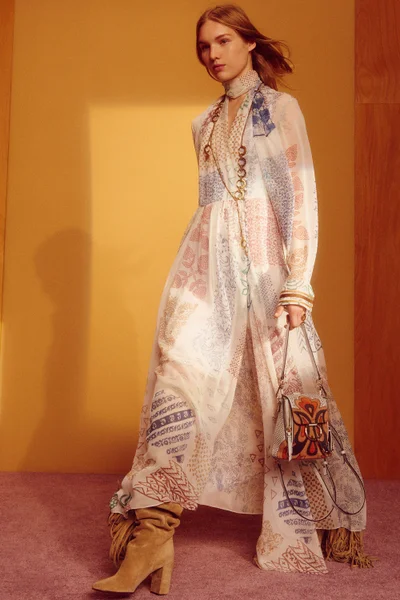 Look 16